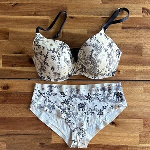 Victoria’s Secret Biofit Bra and Panty Set - Gorgeous!